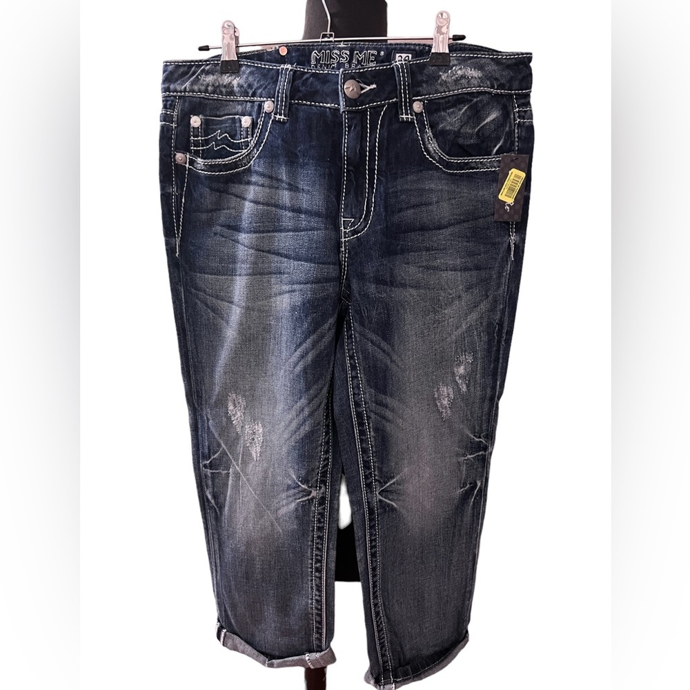 Miss Me Boyfriend Capri - Size 29 NWT